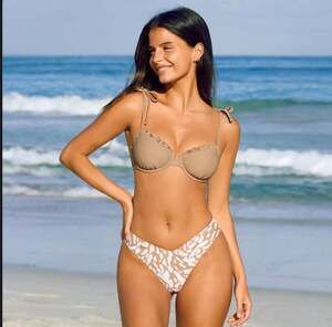 Cupshe Bikini Set Small Tan Ruffle Underwire Top V Front Bottoms